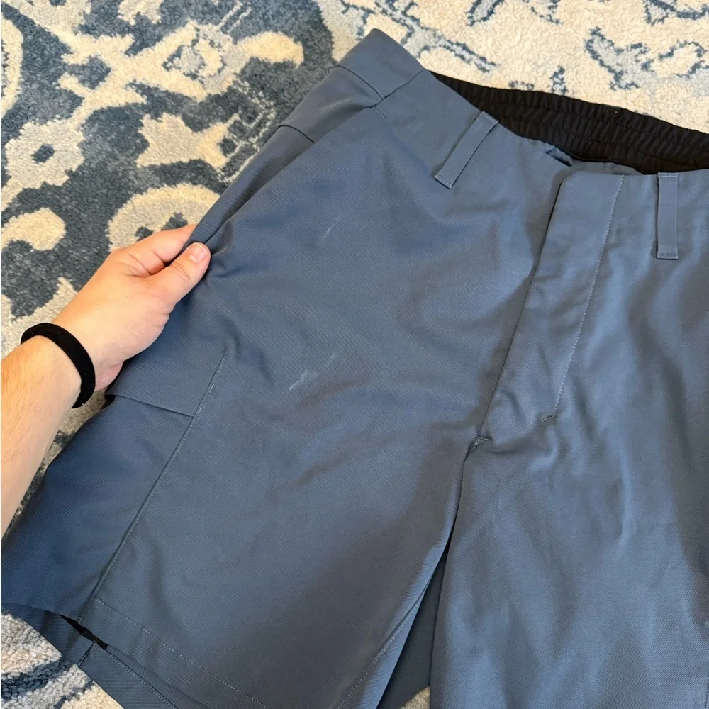 LULULEMON Men’s Utility Cargo Short Iron Blue Pockets Shorts Size 30